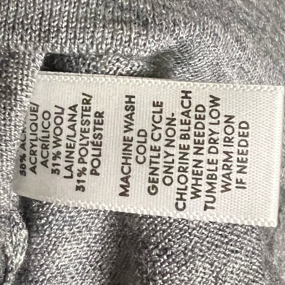 Ann Taylor Loft Top - Picture 4 of 4